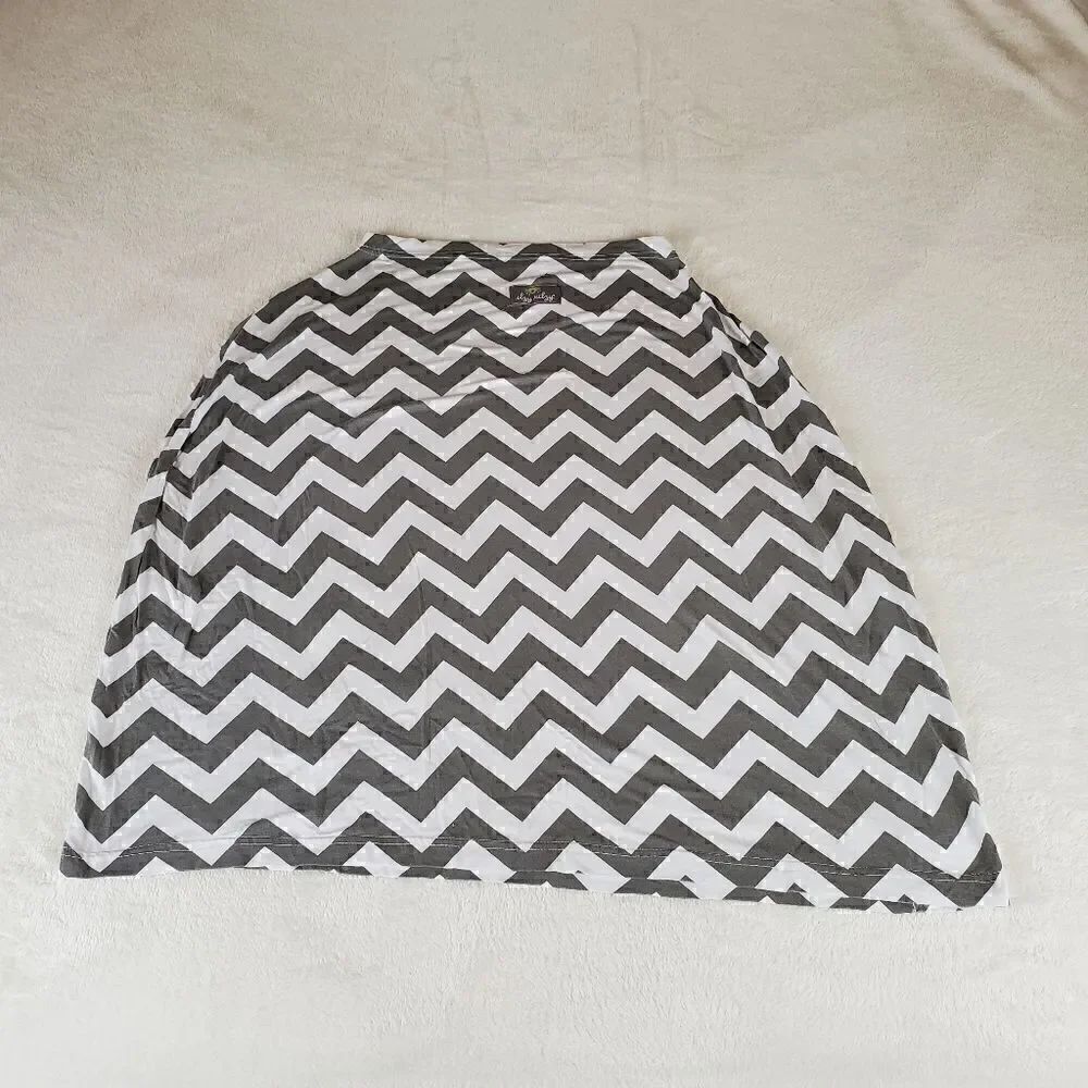Itzy Ritzy 4 in 1 Chevron Print Nurser & Scarf One Size